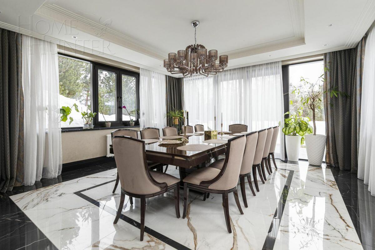 3-этажный коттедж 1 100 м² с отделкой