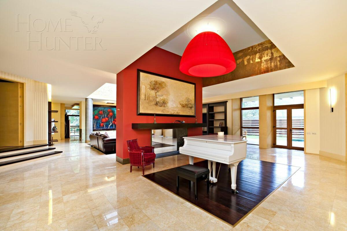 1-этажный коттедж 1 000 м² с отделкой