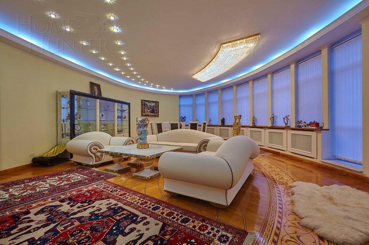 2-этажный коттедж 800 м² с отделкой