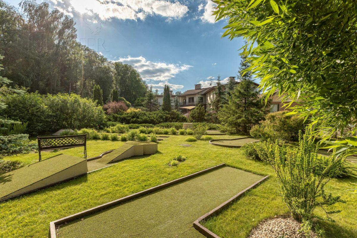 2-этажный коттедж 2 000 м² с отделкой