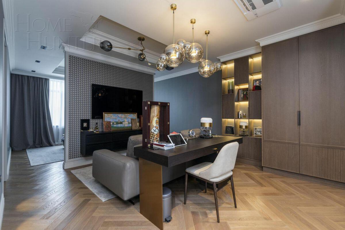 3-этажный коттедж 1 100 м² с отделкой