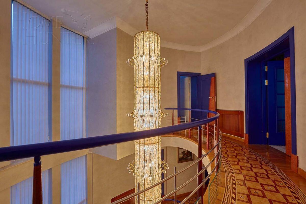 2-этажный коттедж 800 м² с отделкой