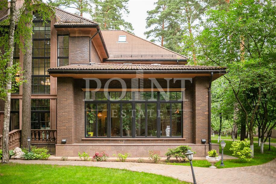 2-этажный коттедж 1 400 м² с отделкой