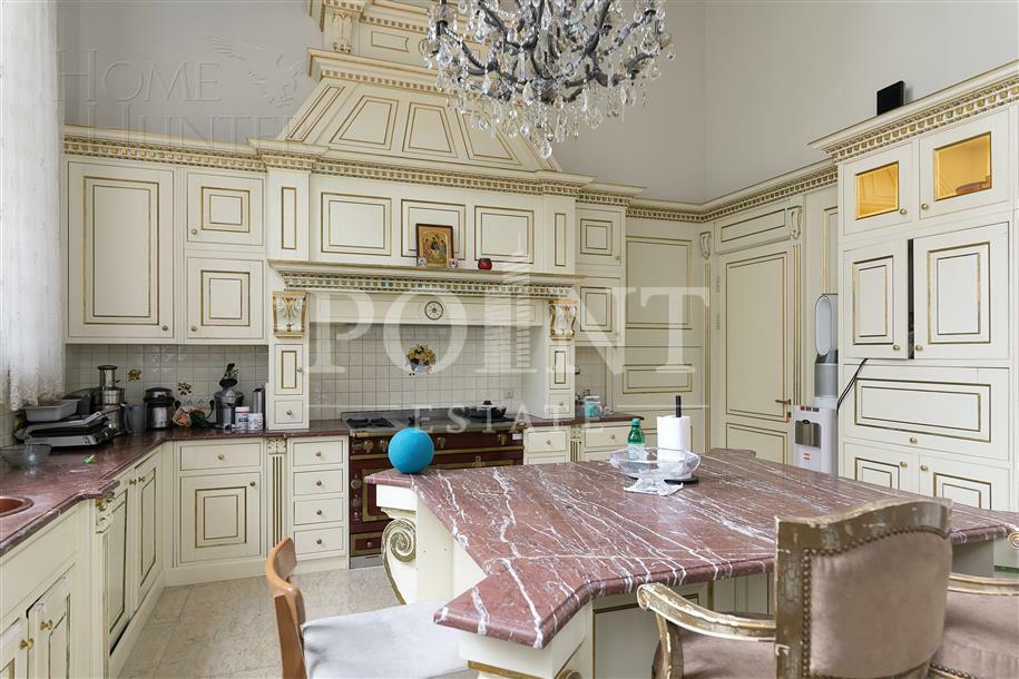 2-этажный коттедж 1 400 м² с отделкой