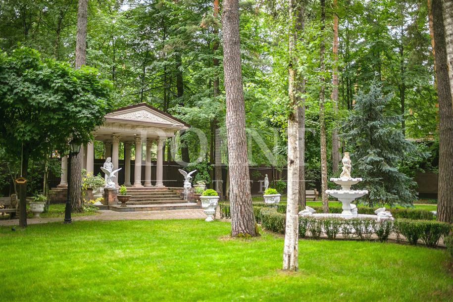 2-этажный коттедж 1 400 м² с отделкой