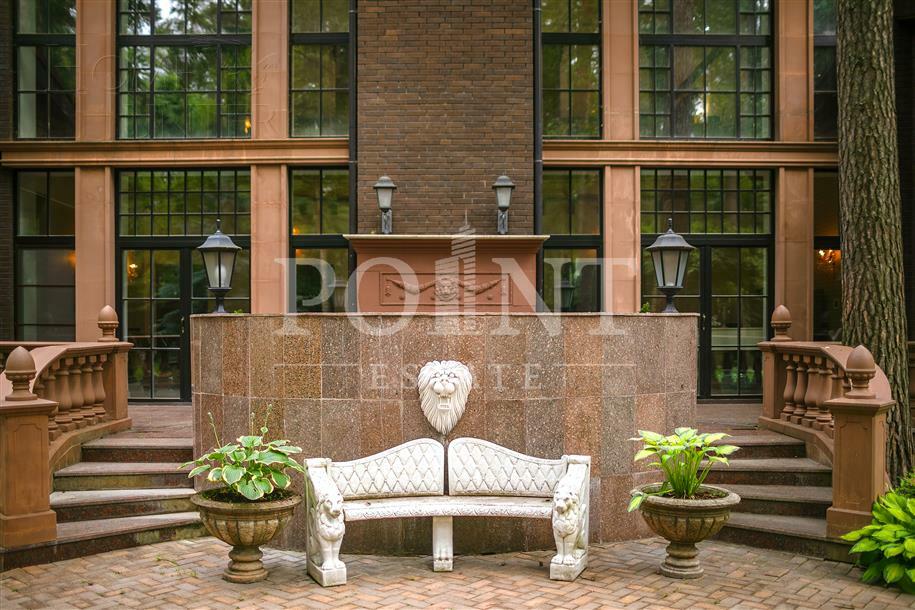 2-этажный коттедж 1 400 м² с отделкой