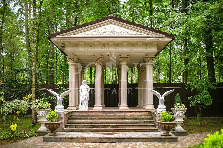 2-этажный коттедж 1 400 м² с отделкой