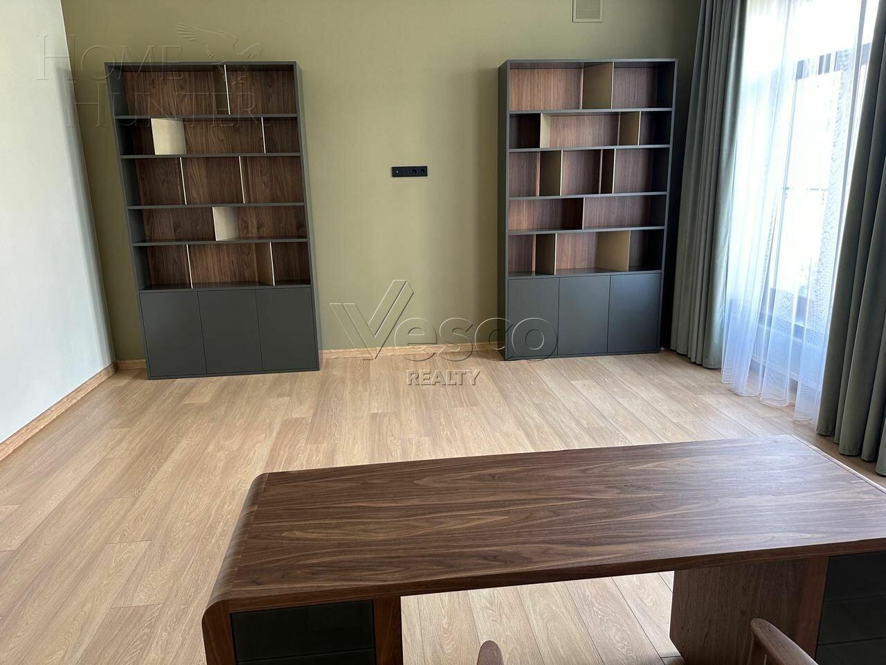 2-этажный коттедж 1 327 м² с отделкой