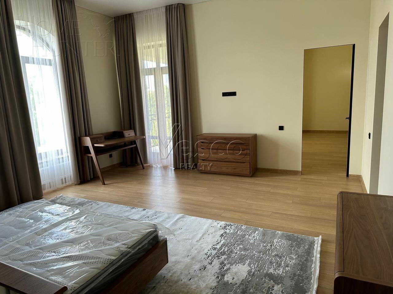 2-этажный коттедж 1 327 м² с отделкой