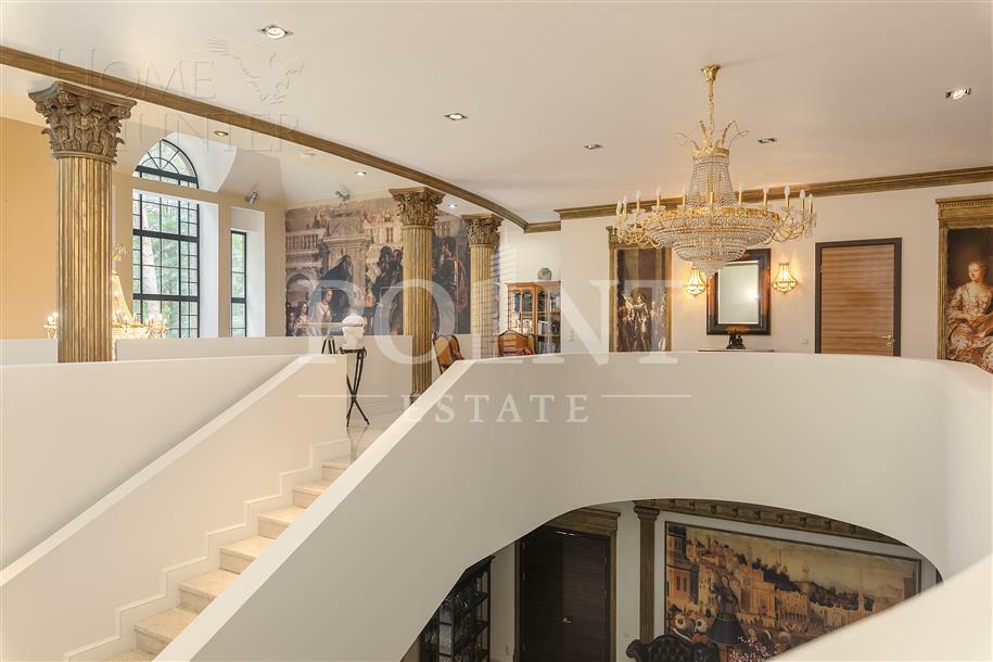 2-этажный коттедж 1 400 м² с отделкой