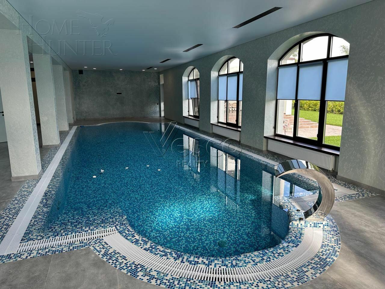 2-этажный коттедж 1 327 м² с отделкой