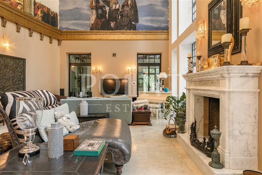 2-этажный коттедж 1 400 м² с отделкой