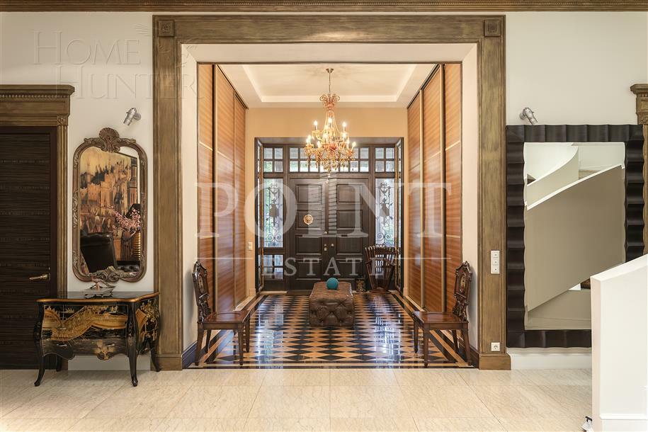 2-этажный коттедж 1 400 м² с отделкой