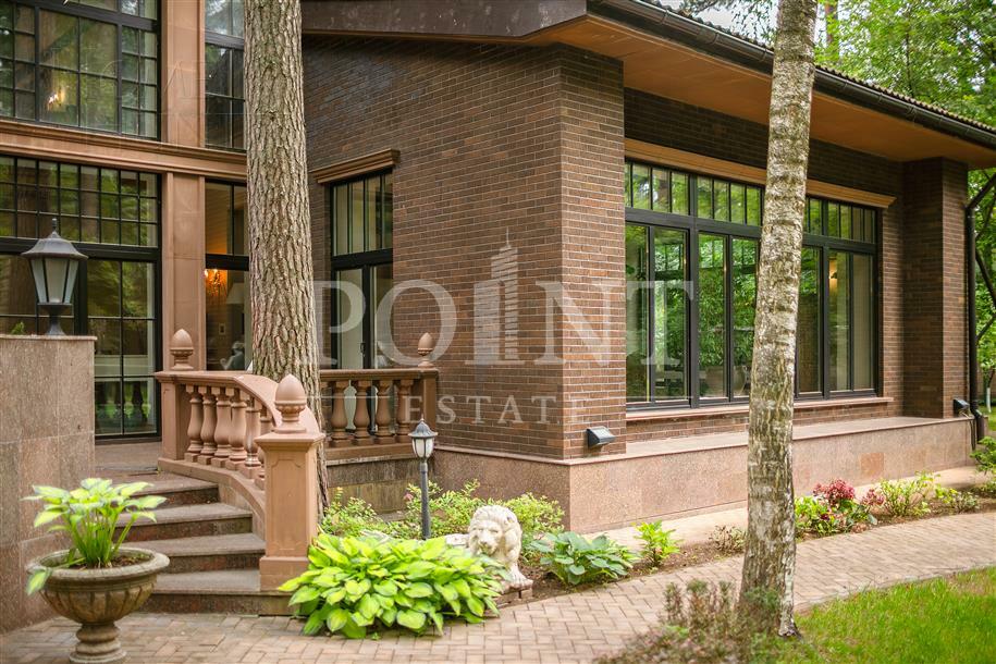 2-этажный коттедж 1 400 м² с отделкой