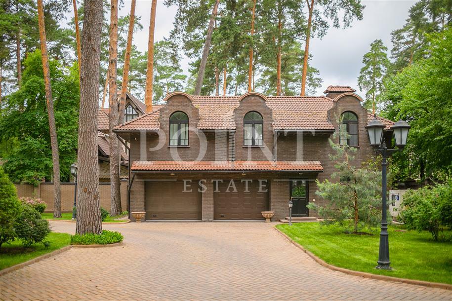 2-этажный коттедж 1 400 м² с отделкой