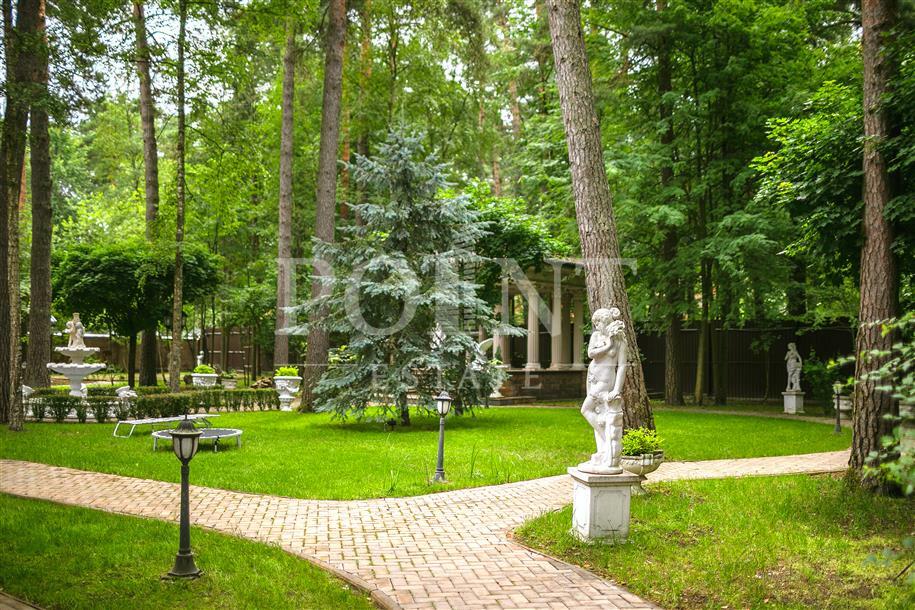 2-этажный коттедж 1 400 м² с отделкой