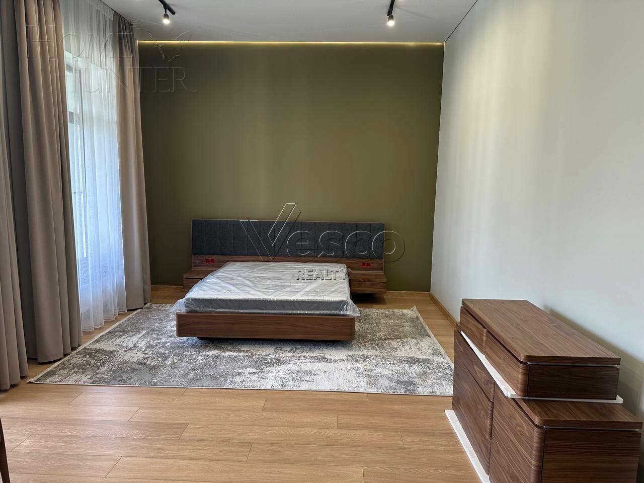 2-этажный коттедж 1 327 м² с отделкой