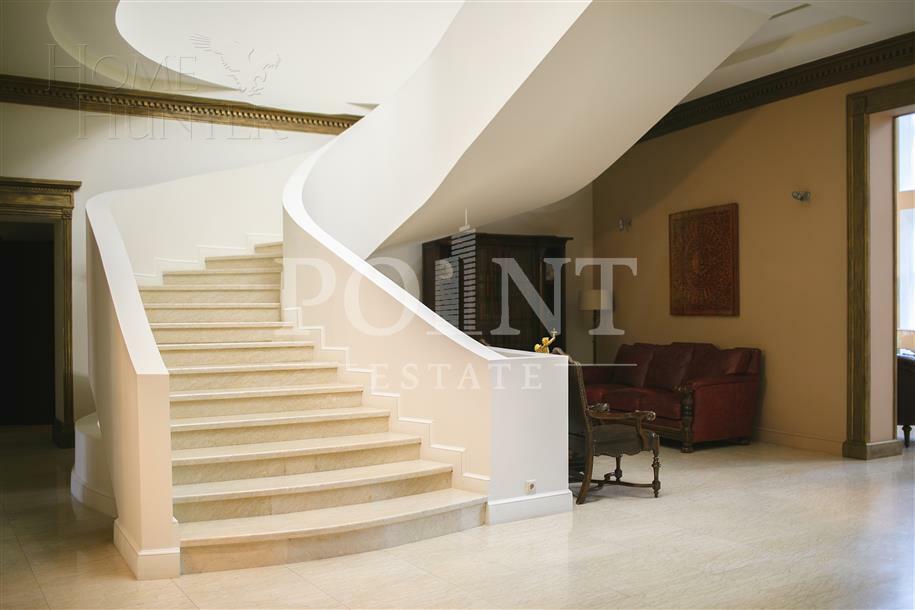 2-этажный коттедж 1 400 м² с отделкой