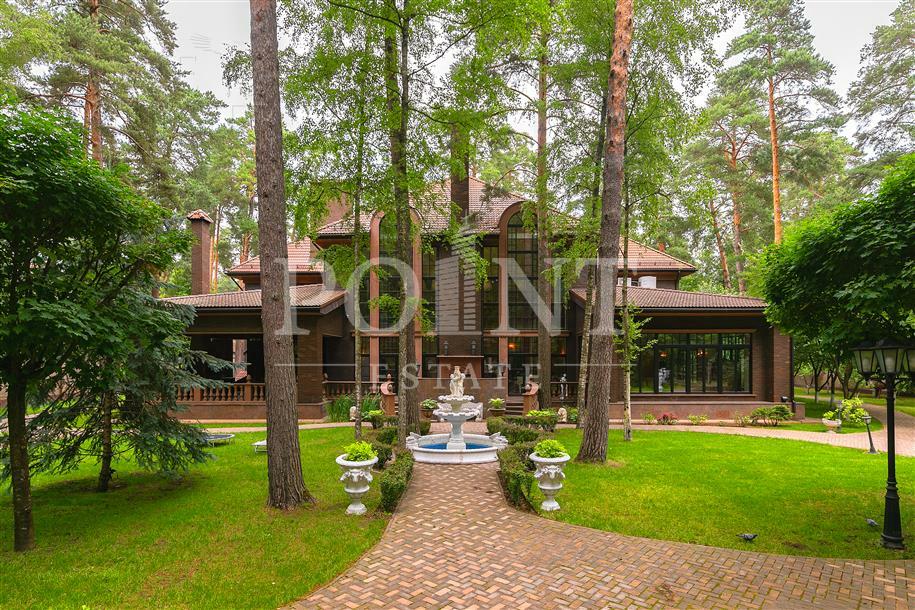 2-этажный коттедж 1 400 м² с отделкой