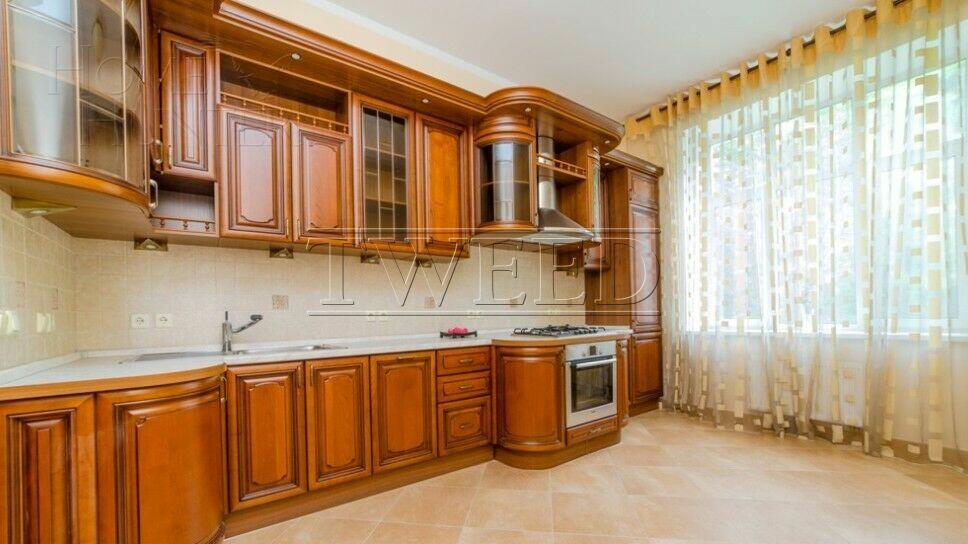 3-этажный коттедж 700 м² с отделкой