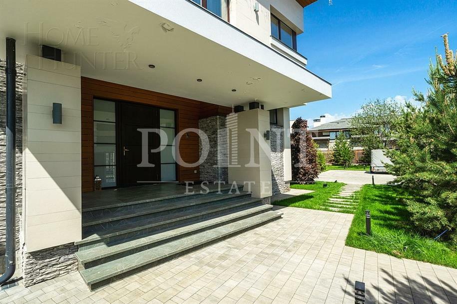 2-этажный коттедж 590 м² с отделкой