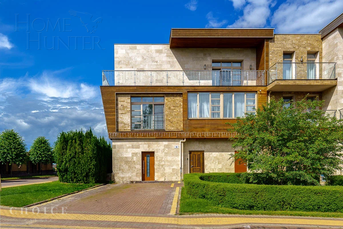 3-этажный таунхаус 410 м² с отделкой