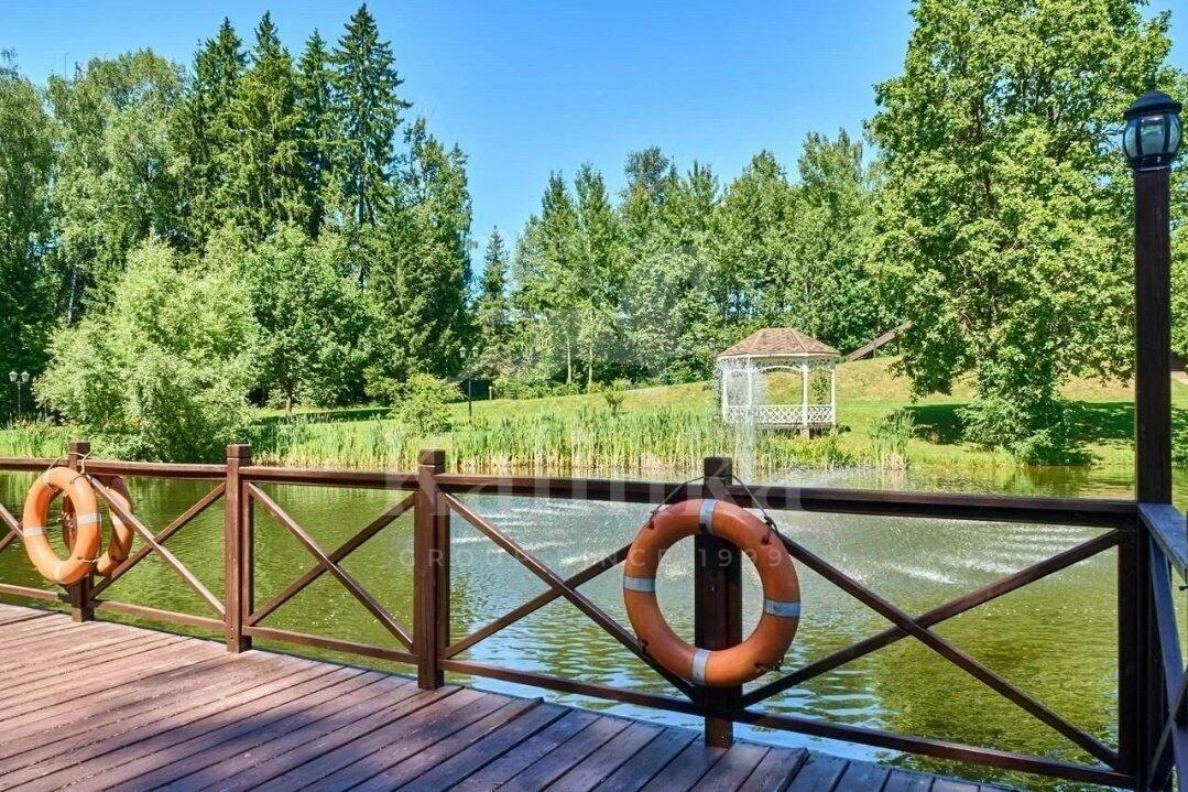2-этажный коттедж 945 м² без отделки