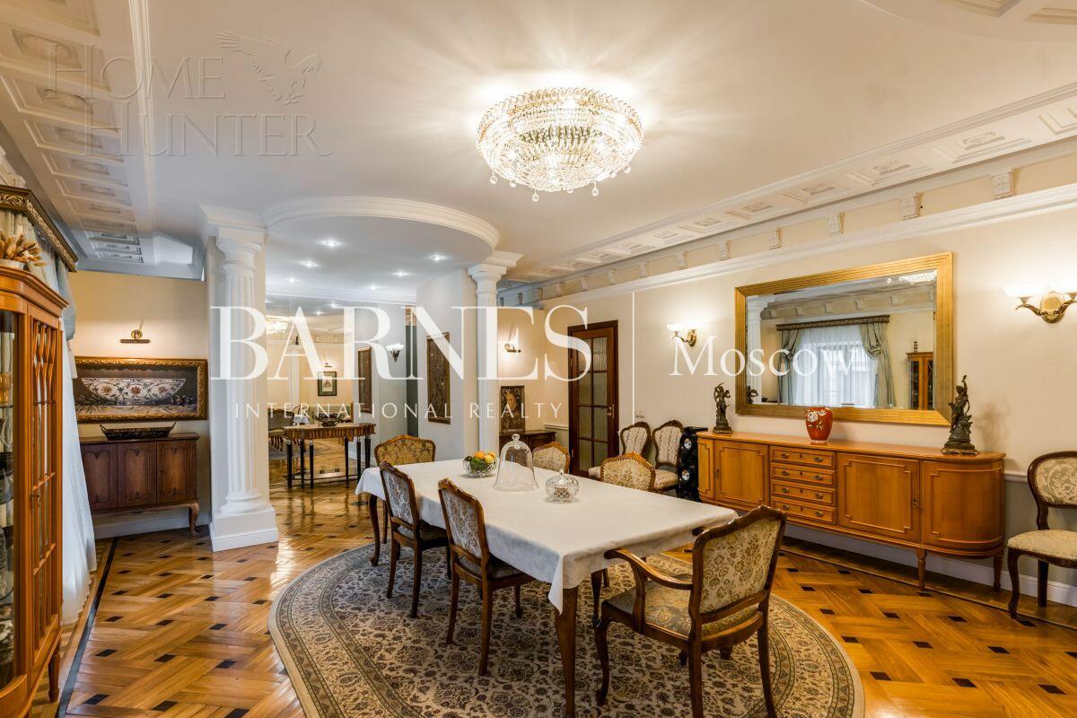 2-этажный коттедж 820 м² с отделкой