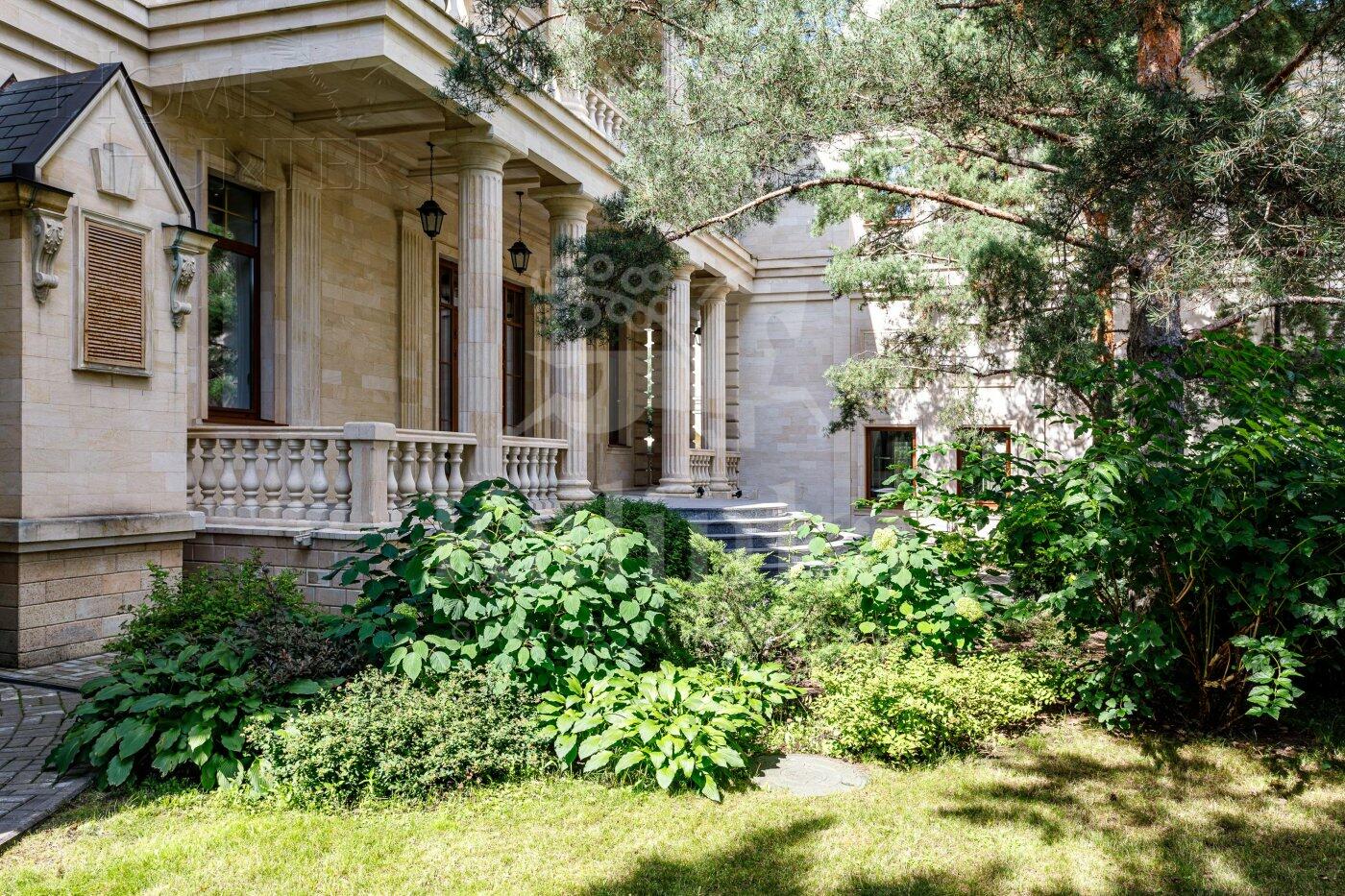 2-этажный коттедж 1 400 м² с отделкой