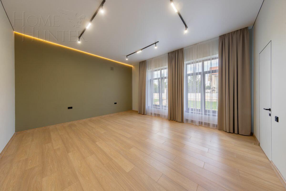 2-этажный коттедж 1 327 м² с отделкой