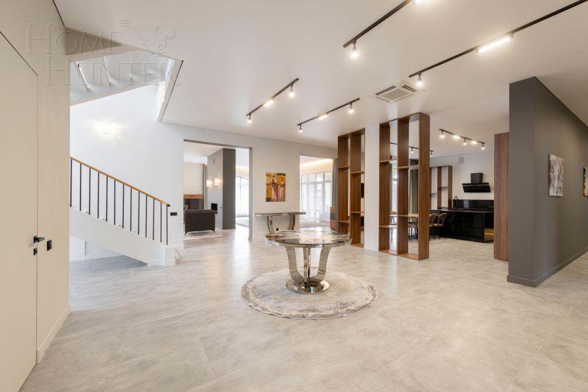 2-этажный коттедж 1 327 м² с отделкой