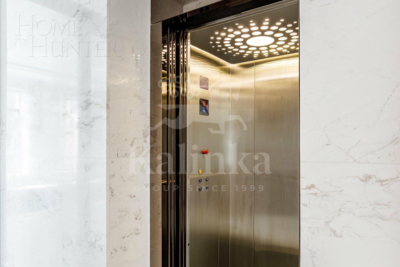 2-этажный коттедж 1 400 м² с отделкой