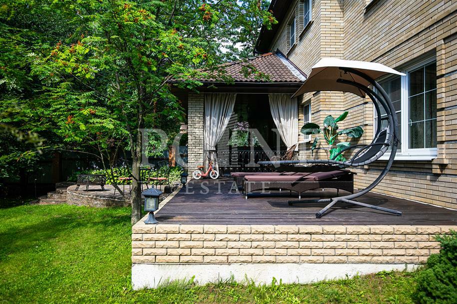 2-этажный коттедж 300 м² с отделкой