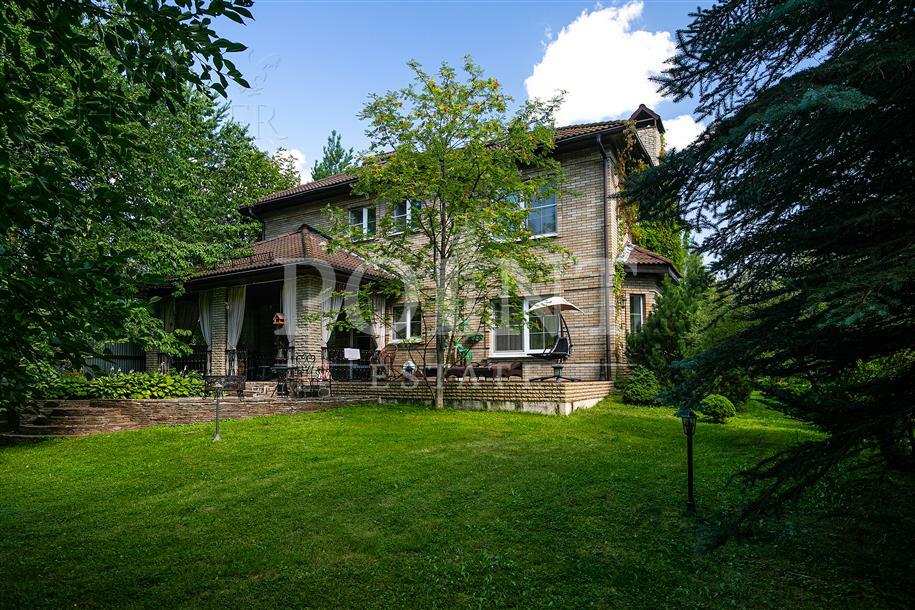 2-этажный коттедж 300 м² с отделкой