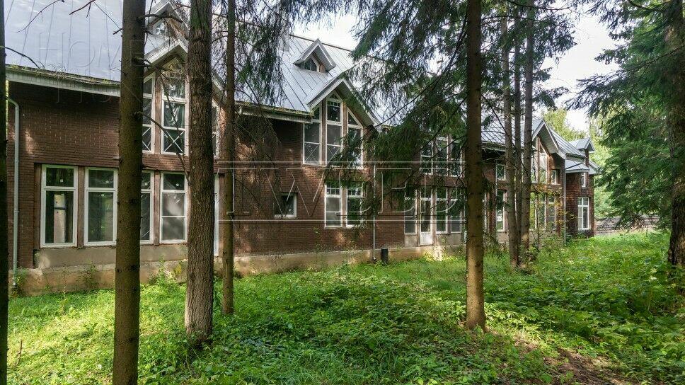 2-этажный коттедж 800 м² без отделки