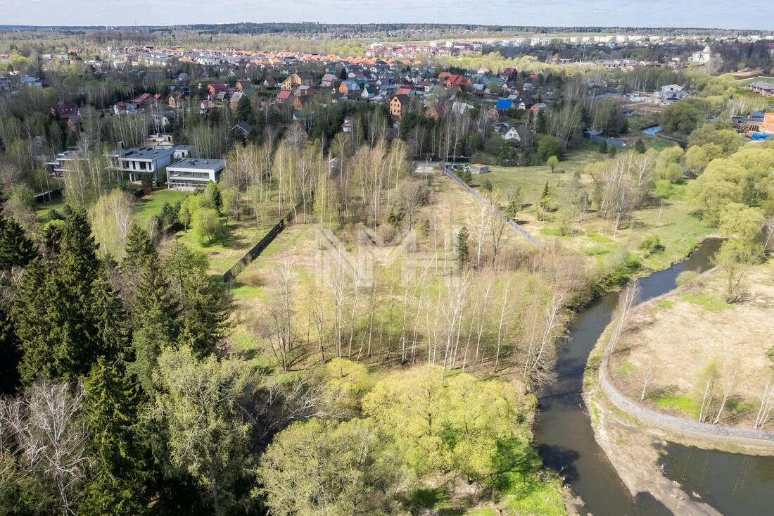 Участок 82.9 сот. в охраняемом поселке