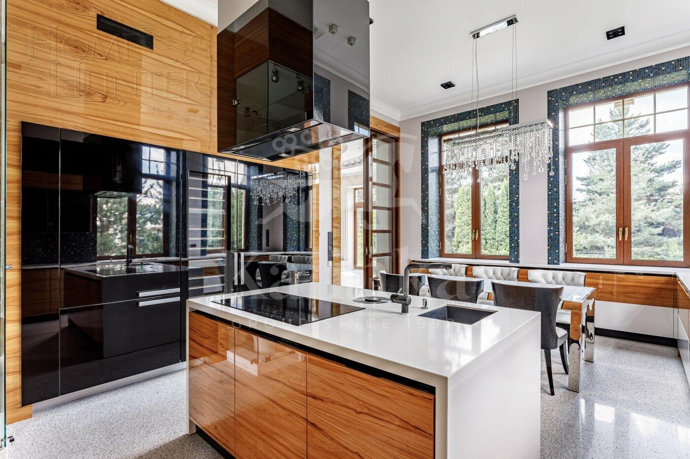 2-этажный коттедж 1 400 м² с отделкой