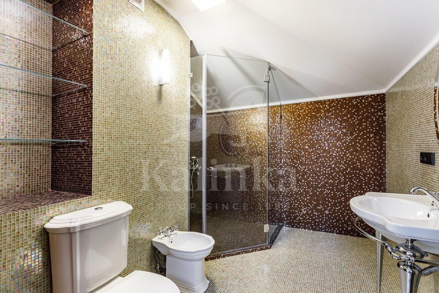 2-этажный коттедж 1 400 м² с отделкой