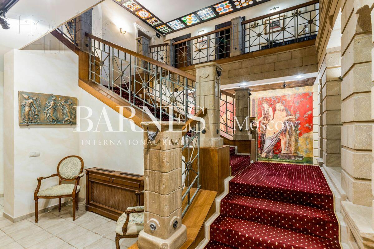 2-этажный коттедж 820 м² с отделкой