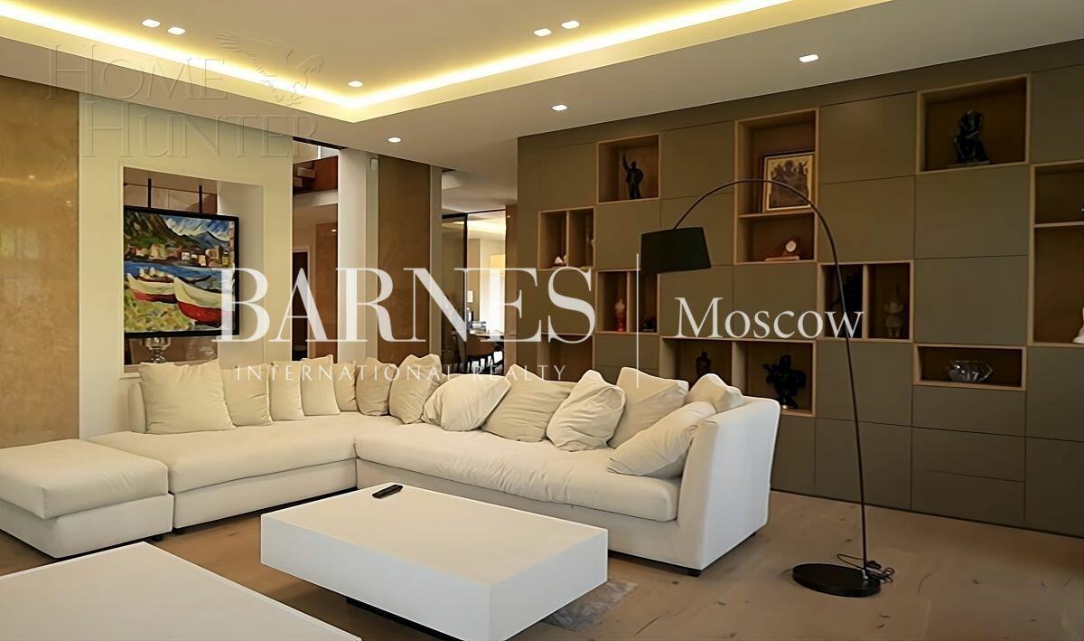 2-этажный коттедж 1 150 м² с отделкой