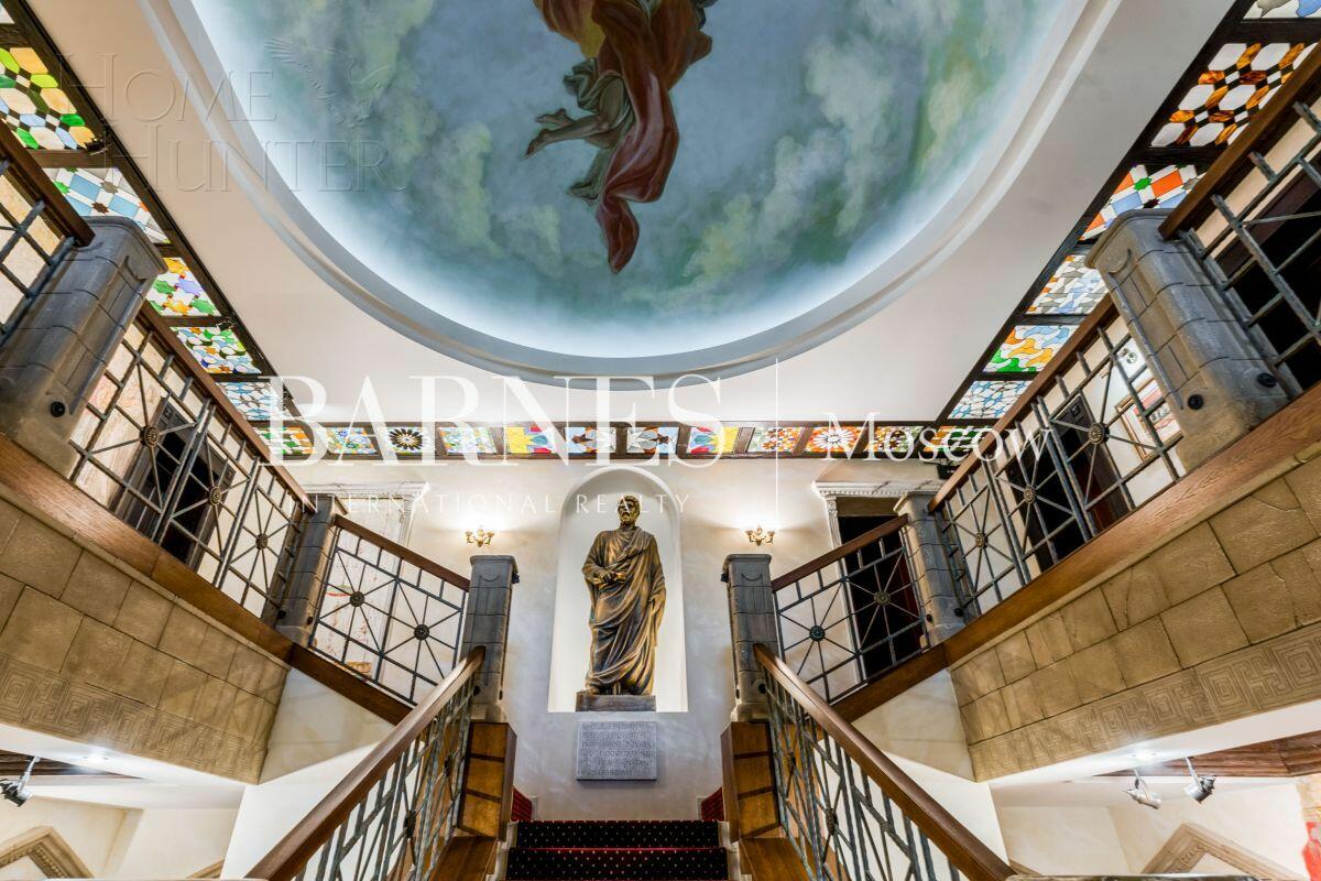 2-этажный коттедж 820 м² с отделкой