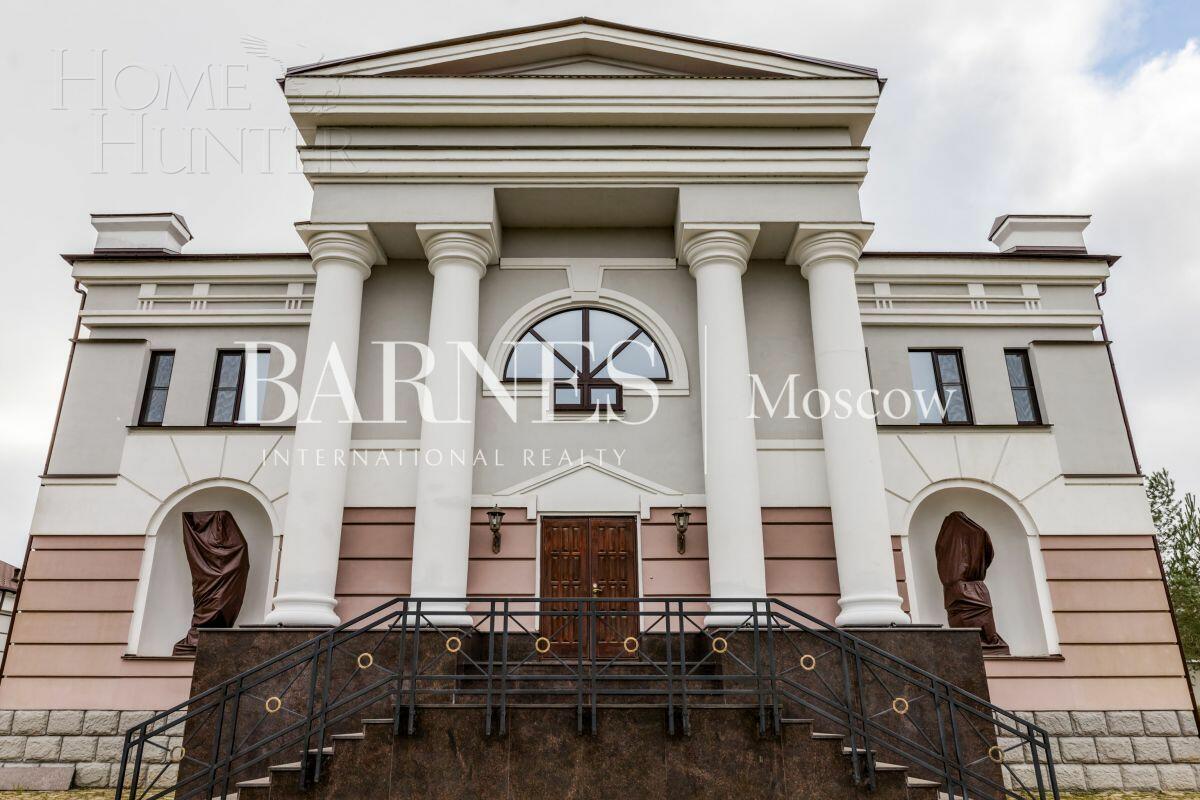 2-этажный коттедж 820 м² с отделкой