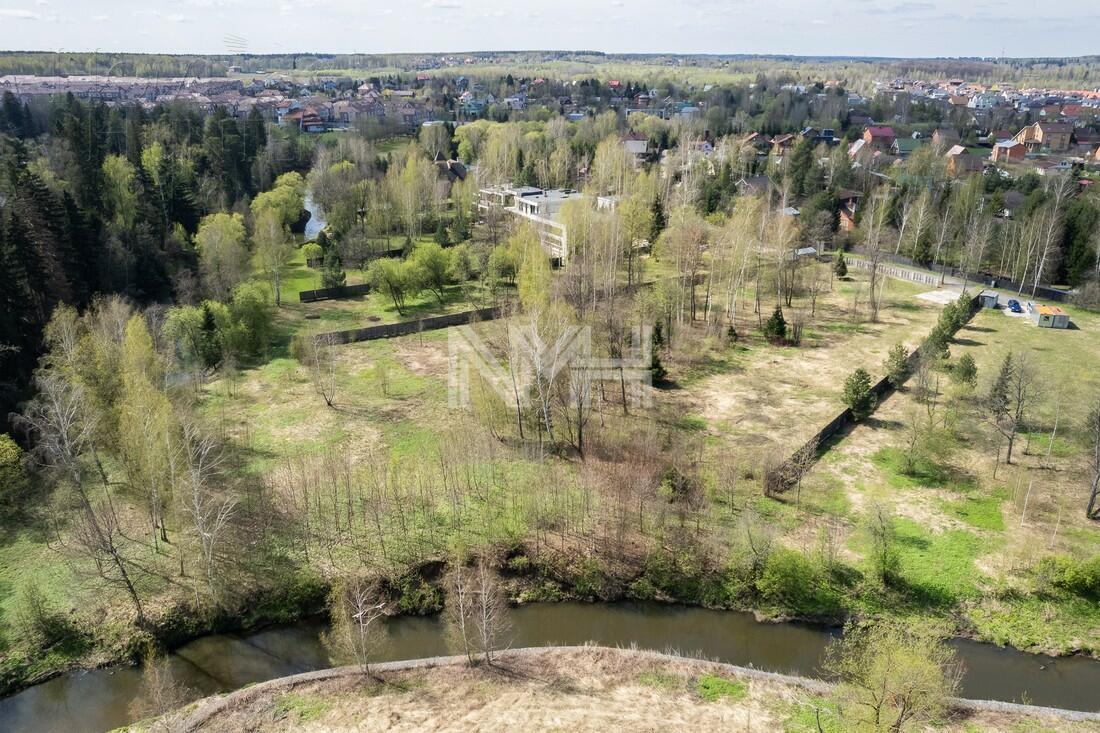 Участок 82.9 сот. в охраняемом поселке