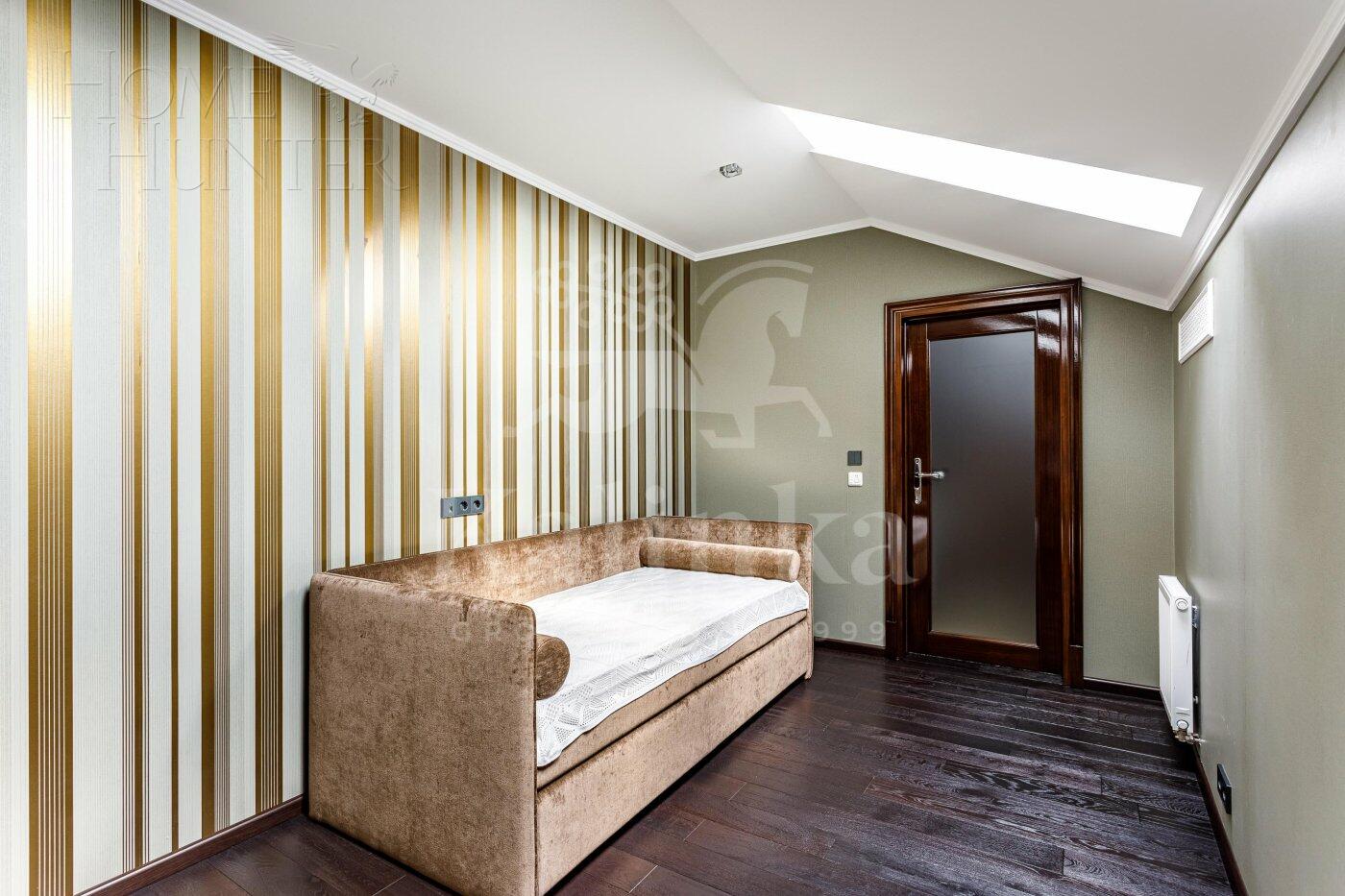 2-этажный коттедж 1 400 м² с отделкой