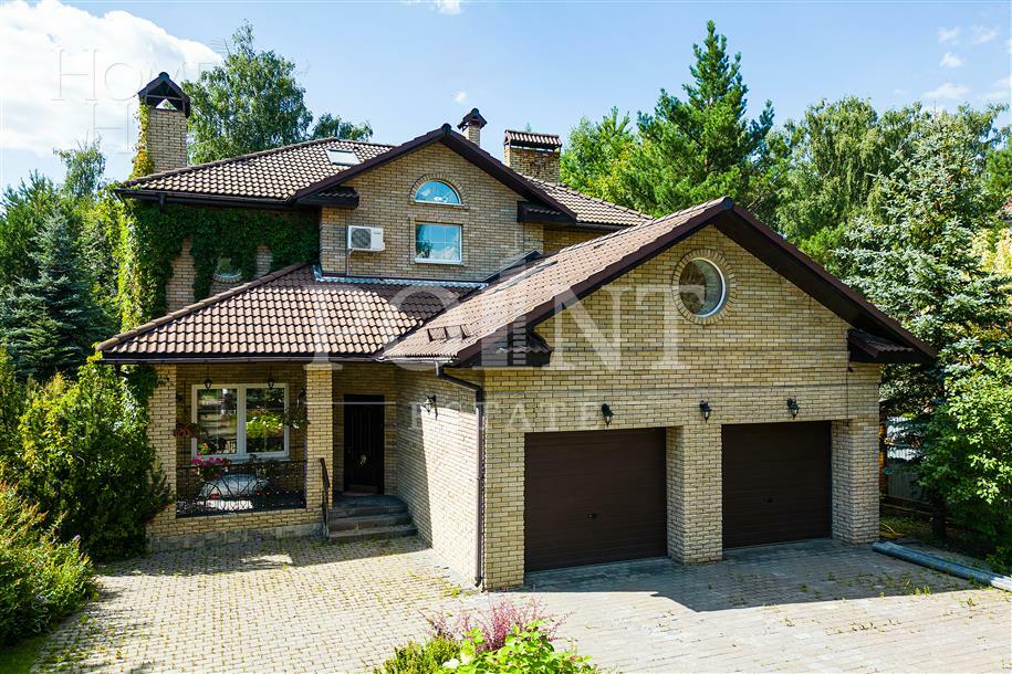 2-этажный коттедж 300 м² с отделкой