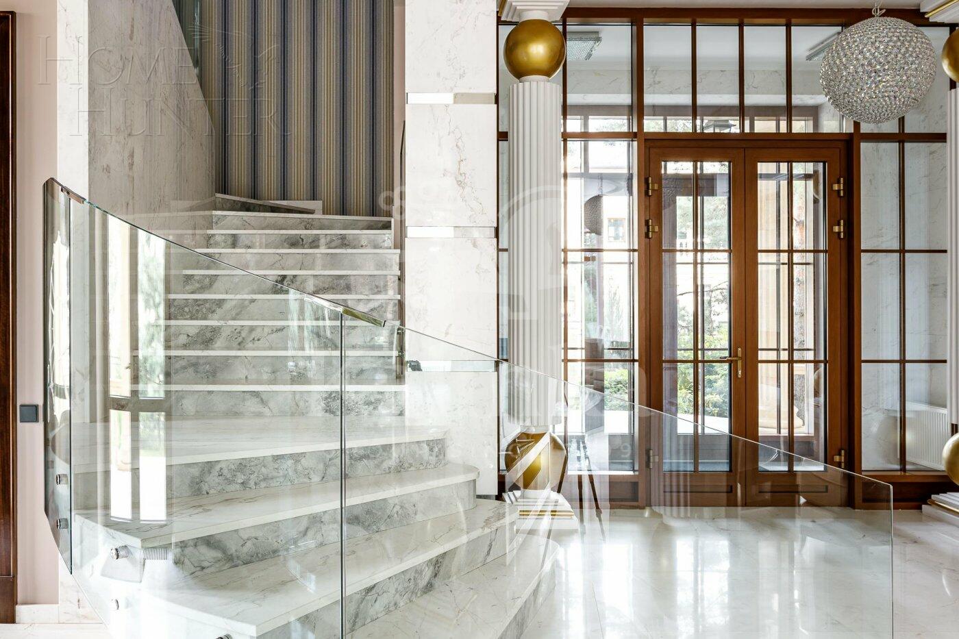 2-этажный коттедж 1 400 м² с отделкой