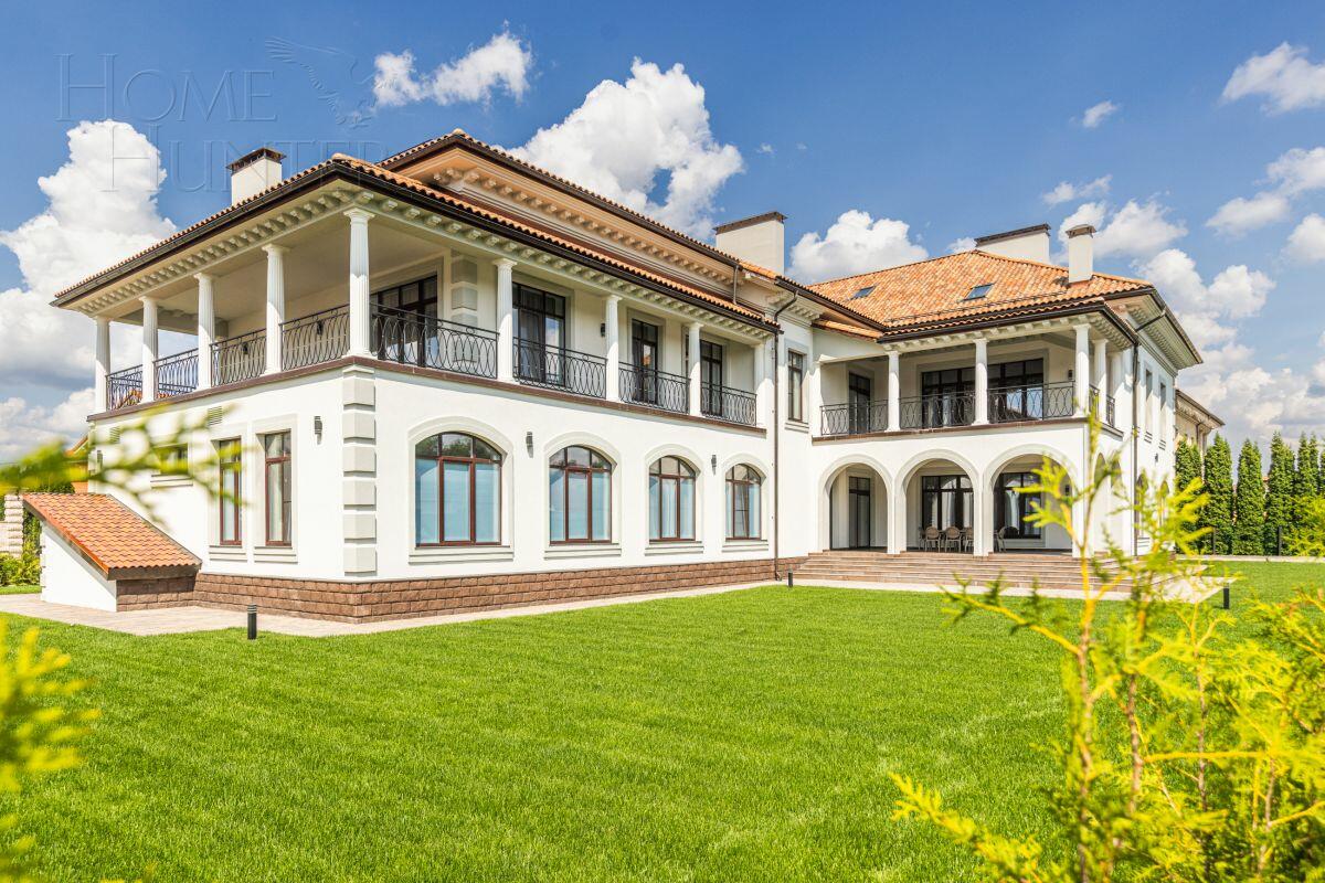 2-этажный коттедж 1 327 м² с отделкой