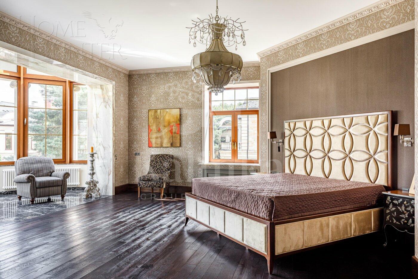 2-этажный коттедж 1 400 м² с отделкой