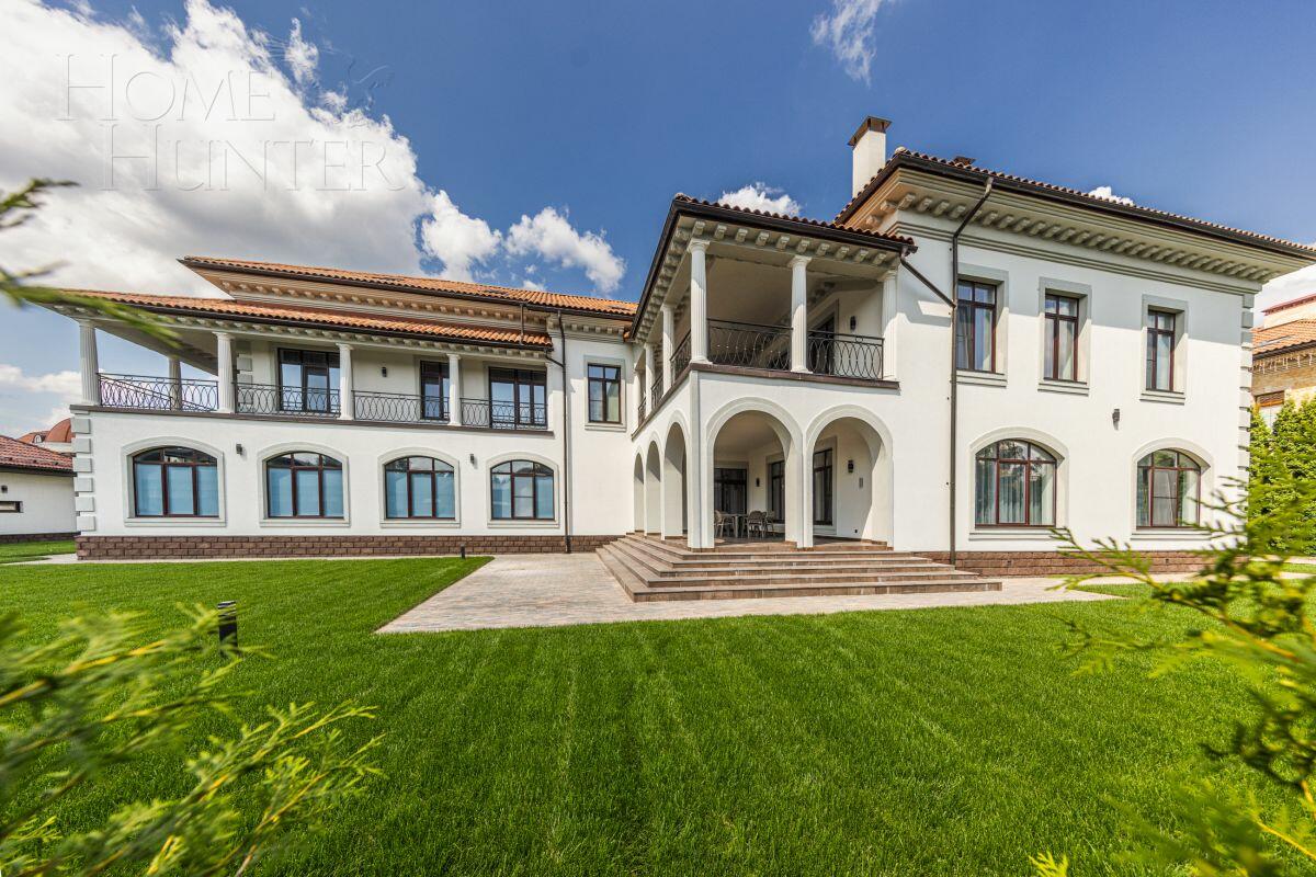 2-этажный коттедж 1 327 м² с отделкой