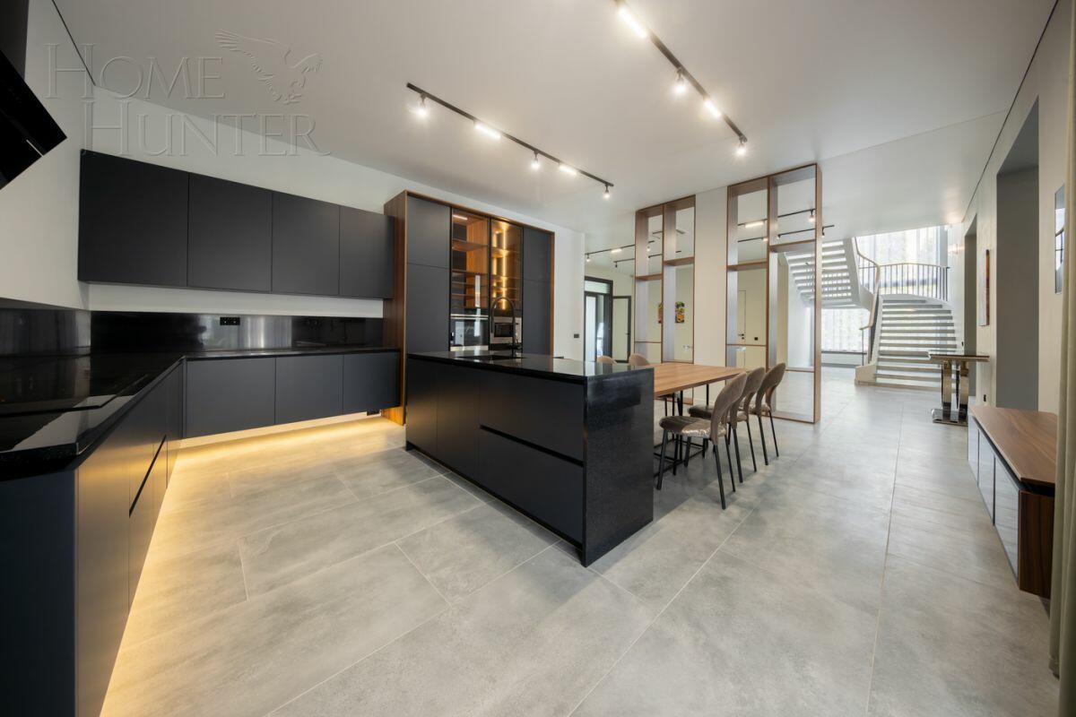 2-этажный коттедж 1 327 м² с отделкой